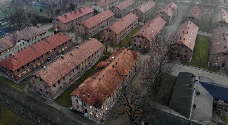 Luftaufnahme von Auschwitz
